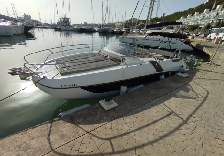 Flyer 8.8 Sundeck Marina Mahon | FIGONET II