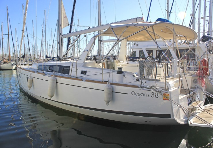 Oceanis 38.1 Club Nautic Cambrils | TRICICLE