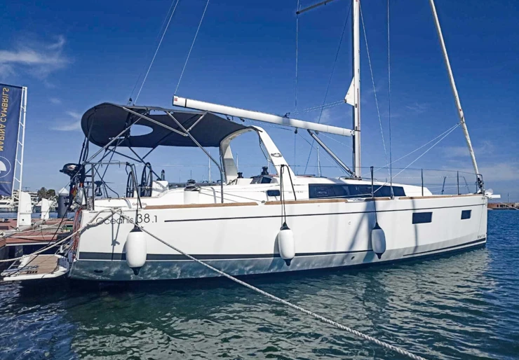 Oceanis 38.1 Club Nautic Cambrils | TRITON I - (CMB)