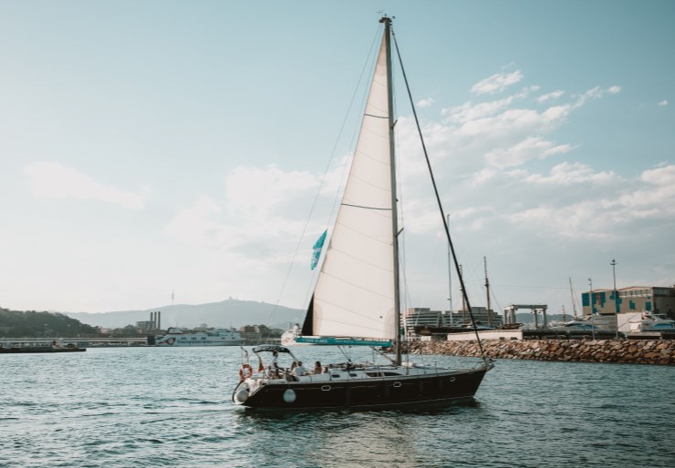 Sun Odyssey 45 Marina Vela | Barefoot