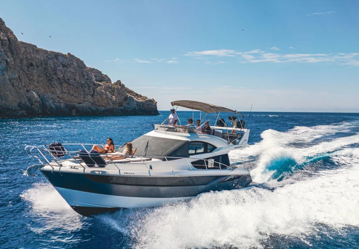 Galeon 420 Fly Club de Mar-Mallorca | PuraVida