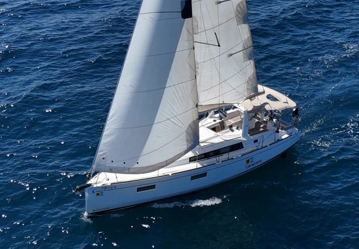 Oceanis 38.1 Mataro | Full Moon