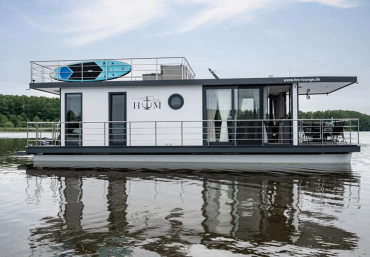 Independent 10  | H+M Lounge