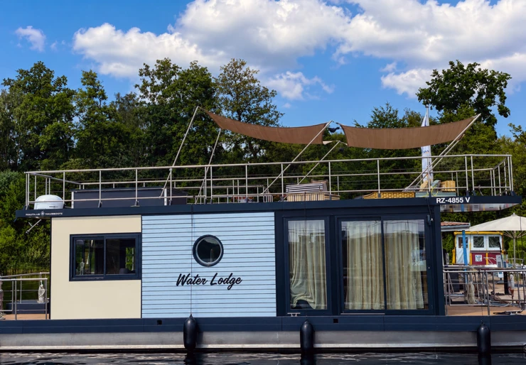 Nautilus Hausboot Maxi Waren | Water Lodge
