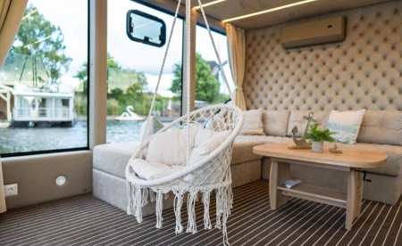 Luxboot Floating House