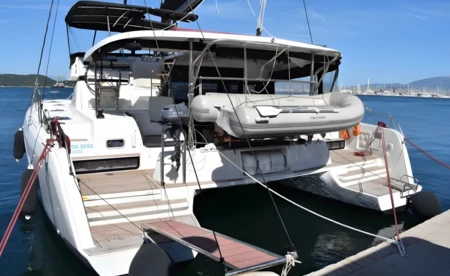 Lagoon 42
