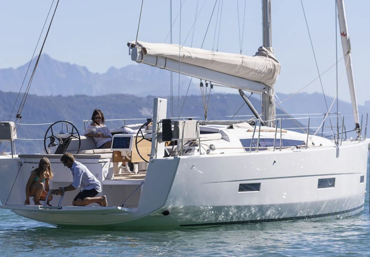 Dufour 430 GL Lavrion harbour | Blue Moon 1