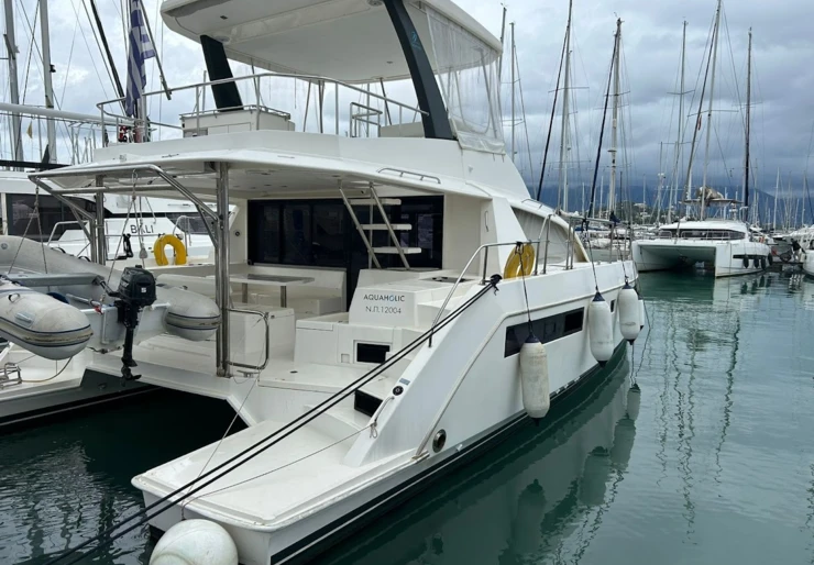 Leopard 434 PC Alimos Kalamaki | Aquaholic