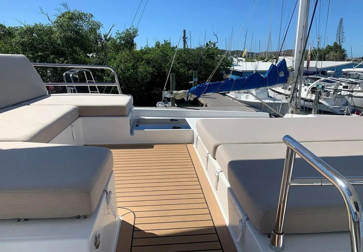 Saona 47 Saint Thomas | HOURGLASS