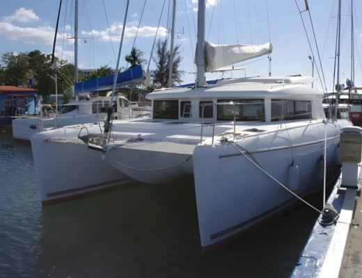 Lagoon 421