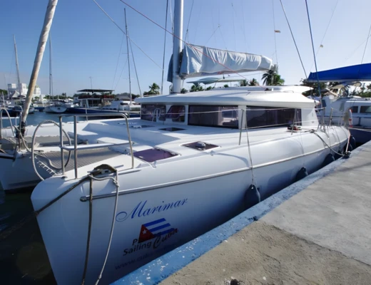 Lagoon 421