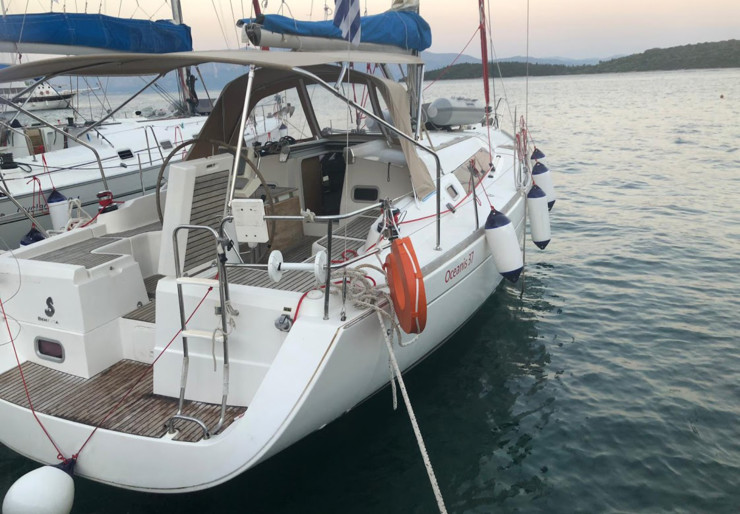 Oceanis 37 Lefkas harbour | Sea 37