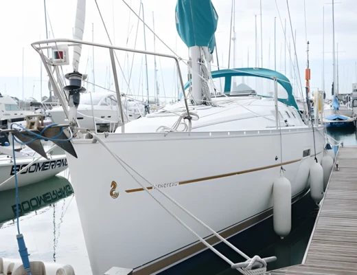 Oceanis 323