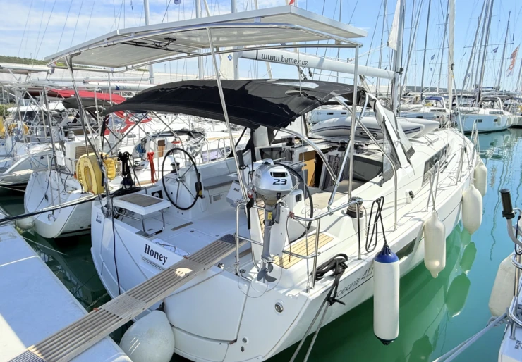 Oceanis 41.1 Marina Dalmacija | Honey