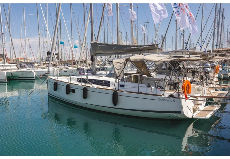 Oceanis 38.1 Porto di Lefkada | Elisa