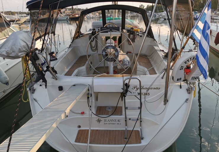 Sun Odyssey 36.2 Heraklion | Pythagoras (electric head, wind generator)
