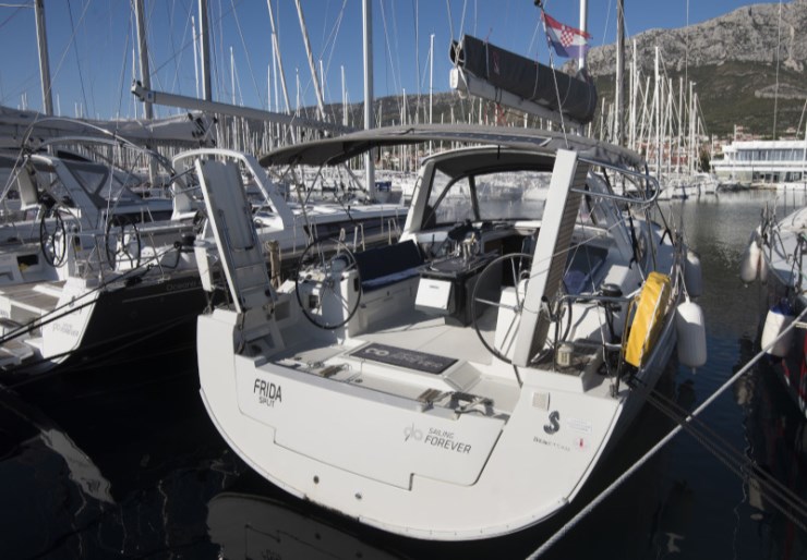 Oceanis 45 Marina Kastela | Frida