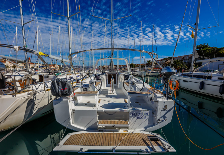 Oceanis 38.1 ACI Marina | Pleasure