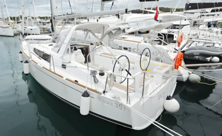 Oceanis 35.1
