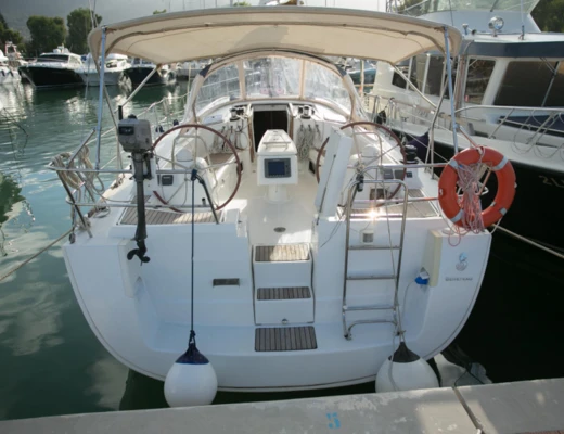 Oceanis 43