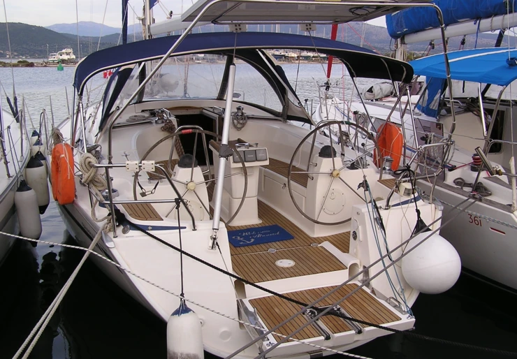 Bavaria 40 Cruiser Lefkas harbour | Alma Libre