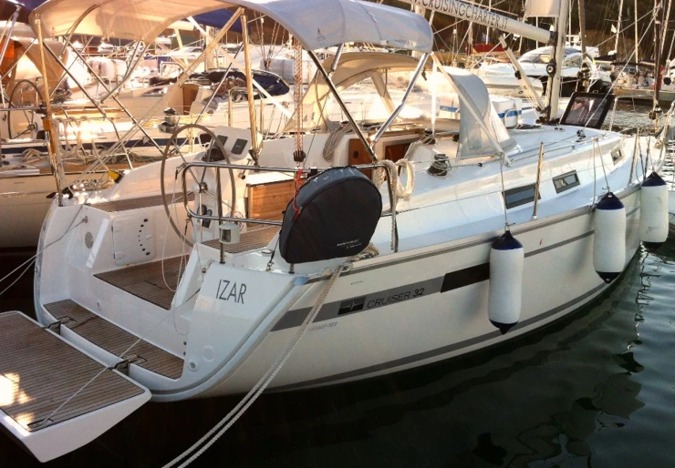 Bavaria Cruiser 32 Port de Portisco | Izar
