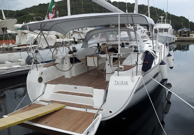 Bavaria Cruiser 50 Portisco harbour | Zaurak