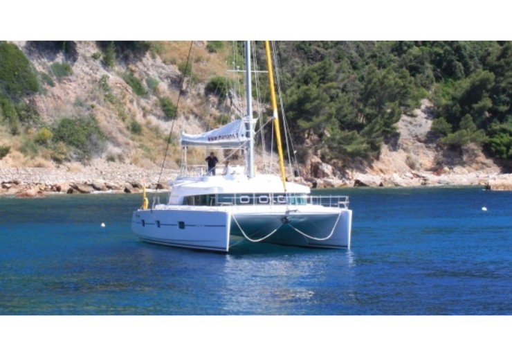 Catamaran 600 Porto di Mahe | Iris