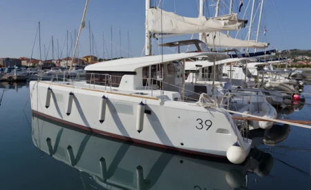Lagoon 39