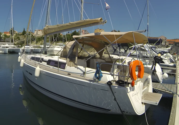 Dufour 375 GL Mandalina | China girl