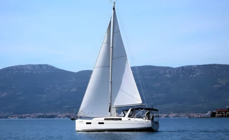 Oceanis 35