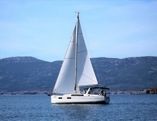 Oceanis 35