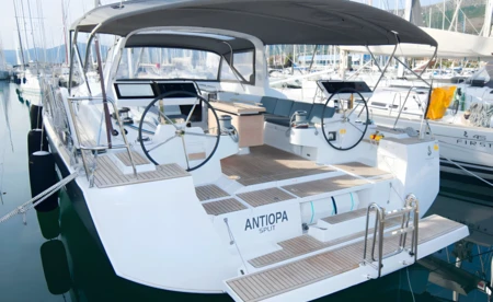 Oceanis 55