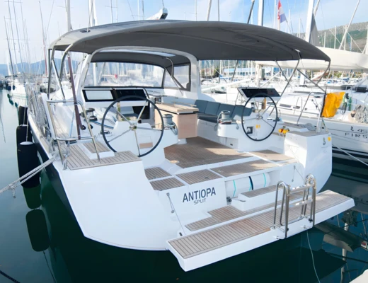 Oceanis 55