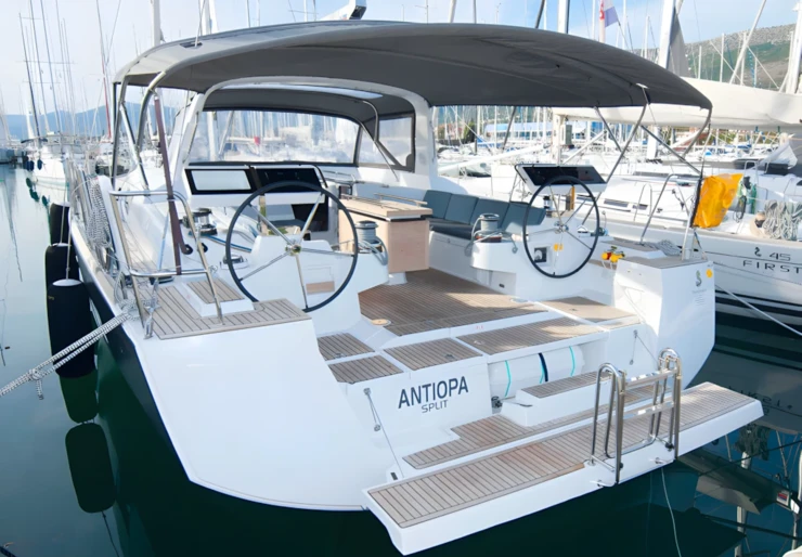 Oceanis 55 Marina Kastela | Antiopa