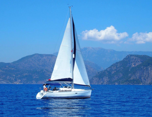 Oceanis 323
