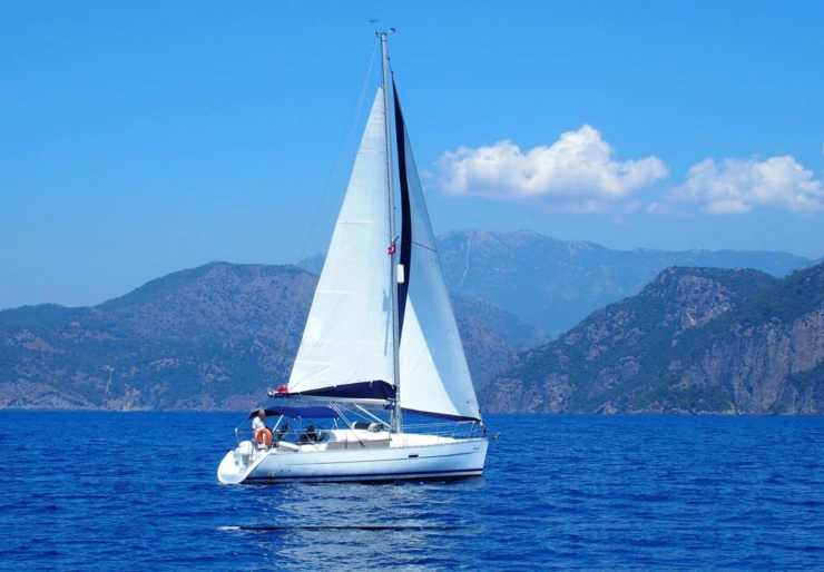 Oceanis 323 Fethiye harbour | Zippy