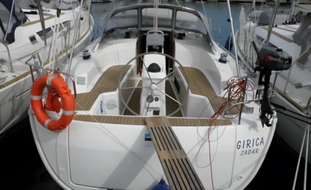 Bavaria Cruiser 33
