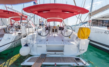 Oceanis 38