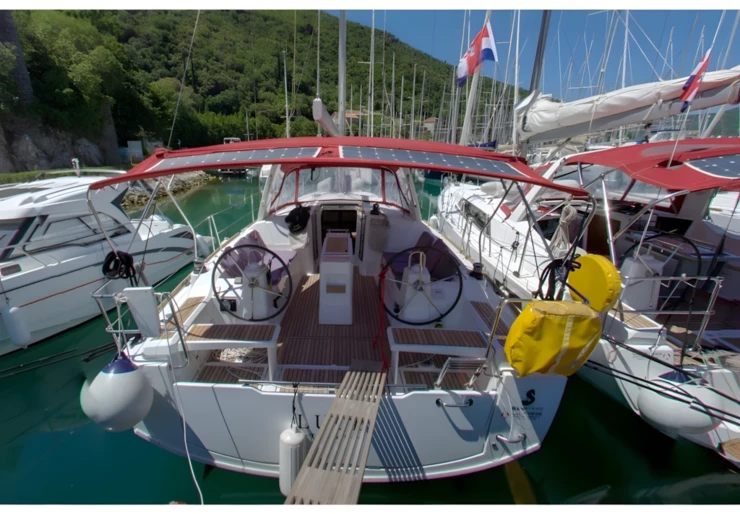 Oceanis 38.1 Dubrovnik | LUCE