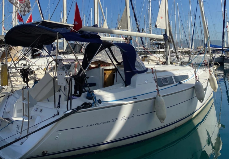 Sun Odyssey 32 i Hafen von Fethiye | Elif