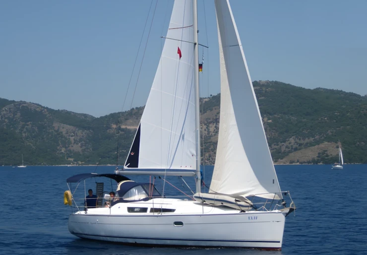 Sun Odyssey 32 i Hafen von Fethiye | Elif