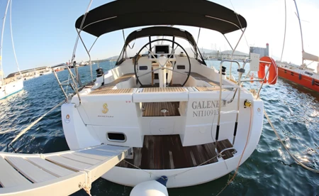Oceanis 37