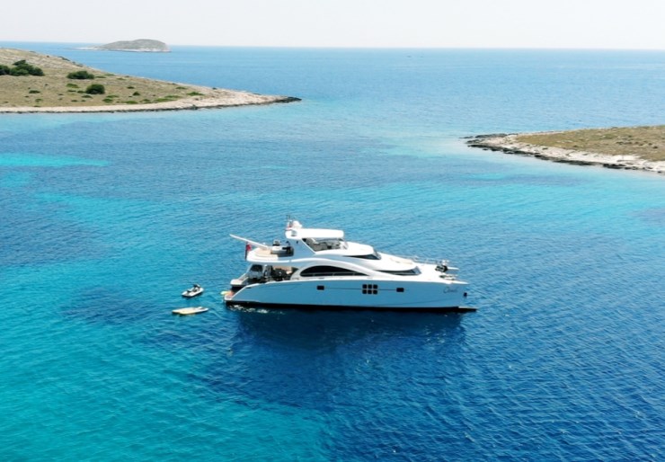 Sunreef Power 70 Mandalina | CLOUDS