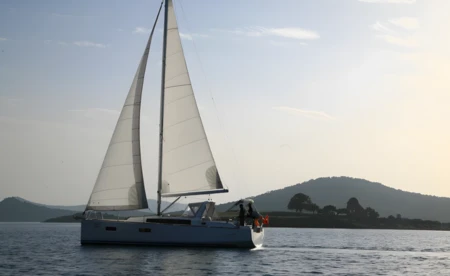 Oceanis 38