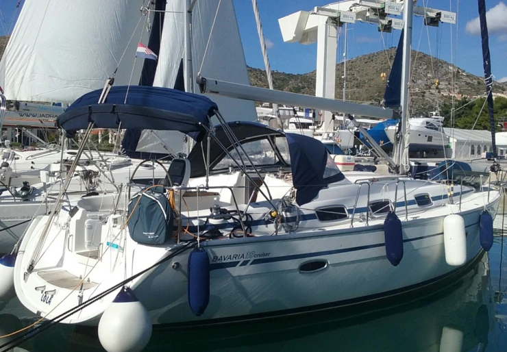 Bavaria 39 Cruiser Primosten - Marina Kremik | LOLA