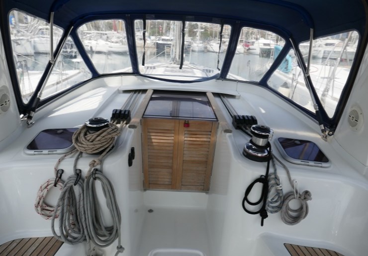 Oceanis 50 Family Lavrion - main port | Promise
