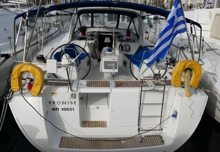 Oceanis 50 Family Lavrion - main port | Promise