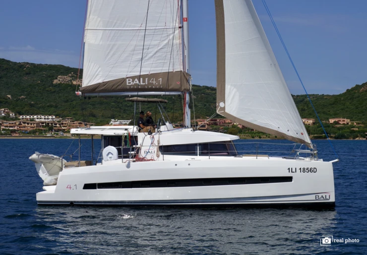 Bali 4.1 Port de Portisco | Alba - Water maker, Solar Panel