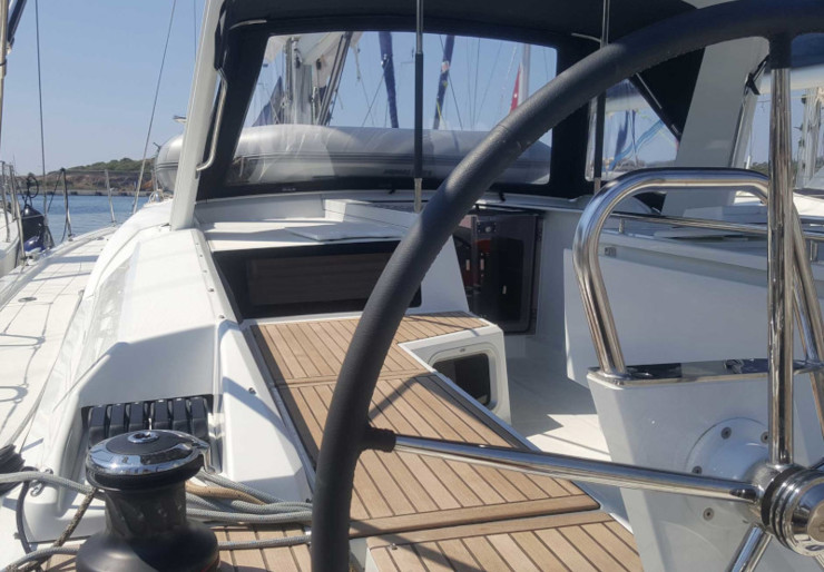 Oceanis 51.1 Lavrion - main port | Euphoria
